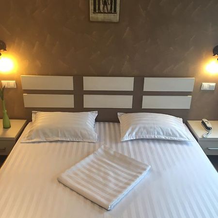 Pension Cleopatra Тиргу-Муреш Екстер'єр фото