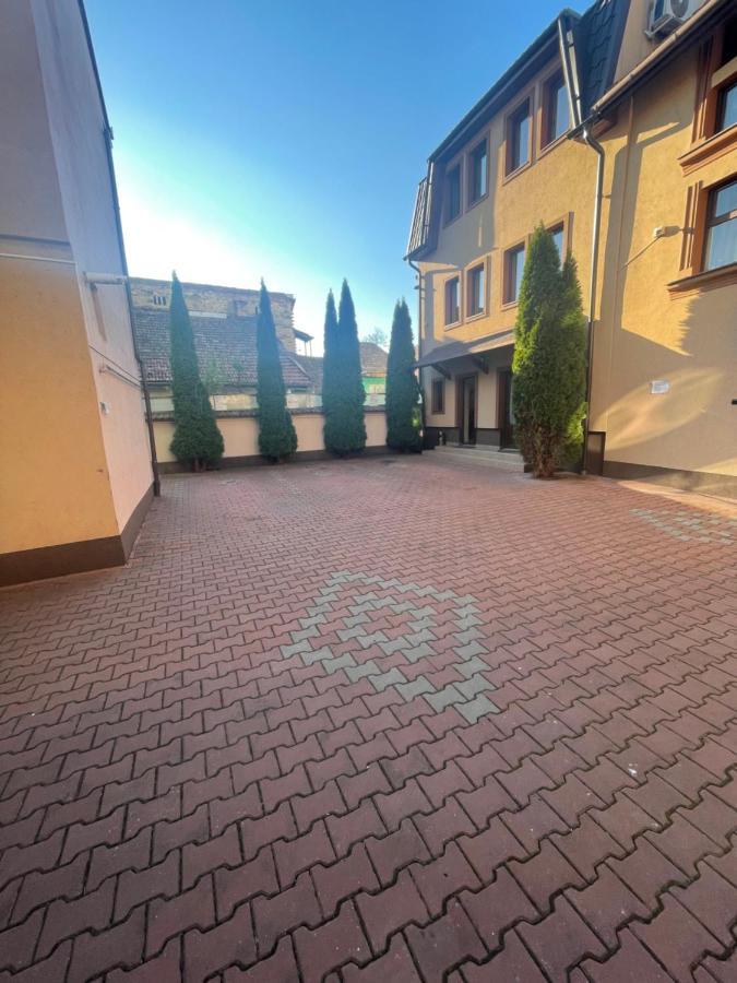Pension Cleopatra Тиргу-Муреш Екстер'єр фото