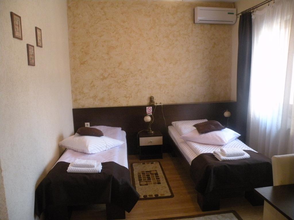 Pension Cleopatra Тиргу-Муреш Номер фото
