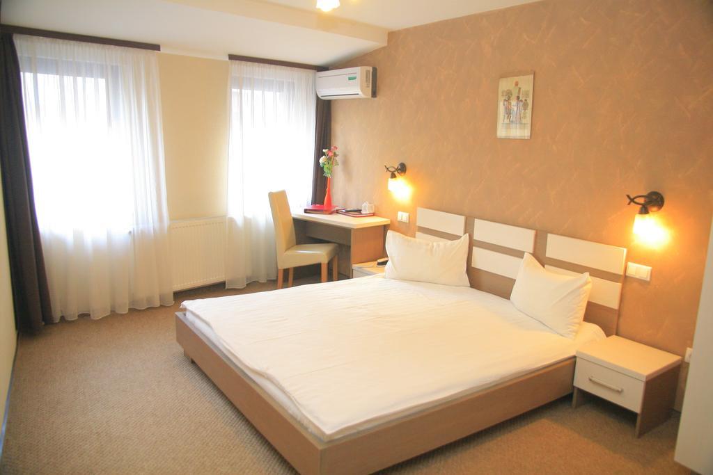 Pension Cleopatra Тиргу-Муреш Екстер'єр фото