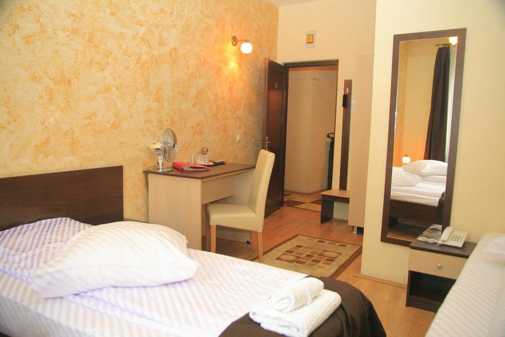 Pension Cleopatra Тиргу-Муреш Номер фото