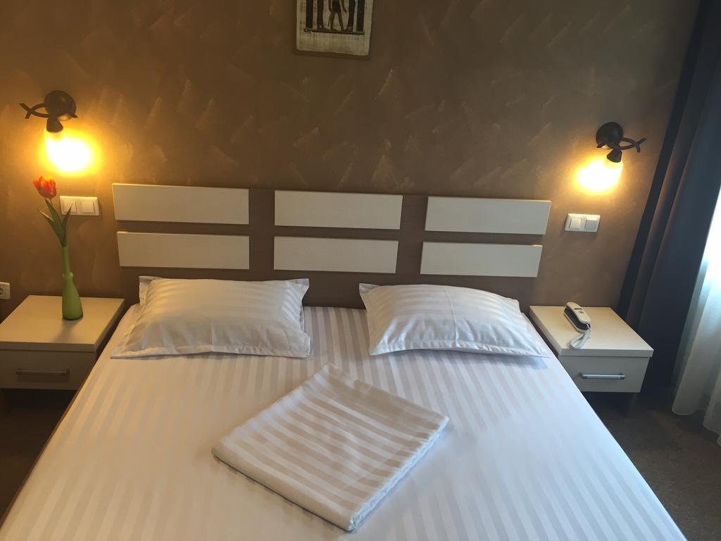 Pension Cleopatra Тиргу-Муреш Екстер'єр фото