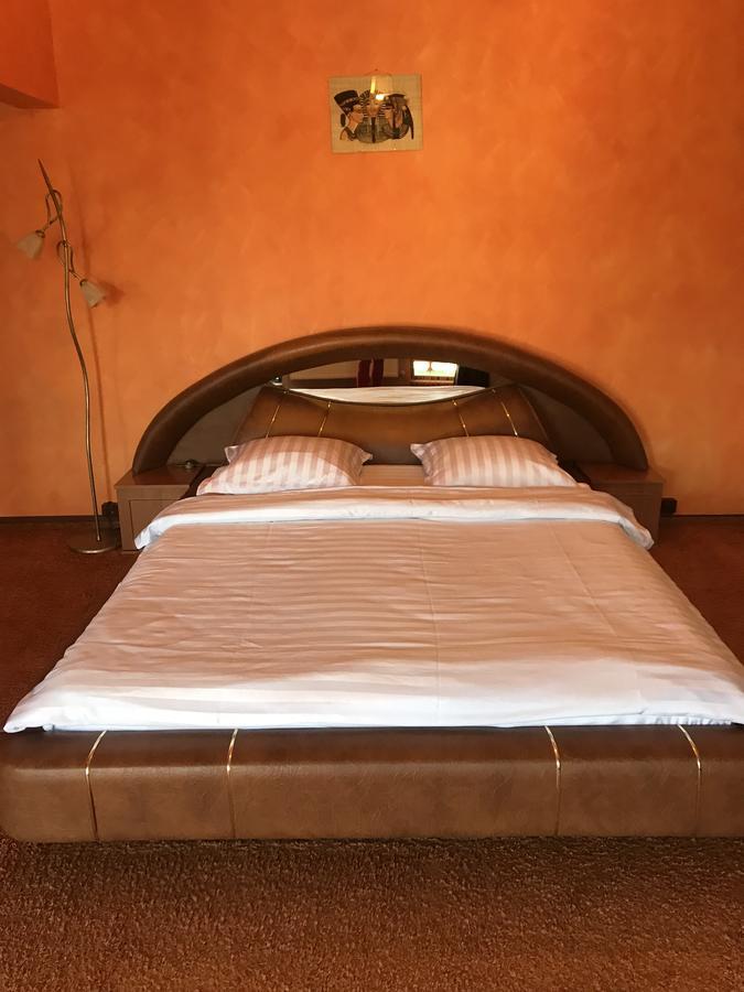 Pension Cleopatra Тиргу-Муреш Екстер'єр фото